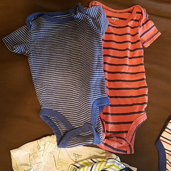 Lot of 6-9 baby clothes - Picture 4 of 5